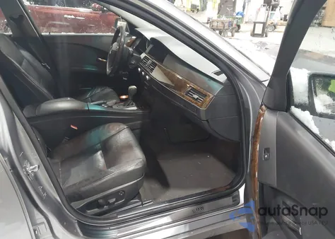 2007 BMW 530Xi z USA, uszkodzony, nr VIN WBANF73577CU24690